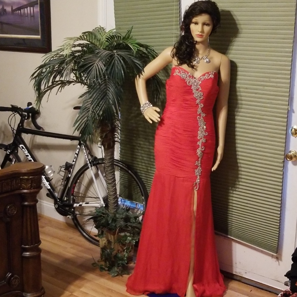 **LAST CHANCE!!**  SID red formal prom dress sz 8